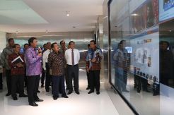 Gunakan Teknologi Terkini, Wapres Mencoba BRI Digital