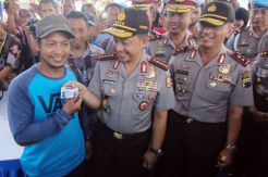 Kapolri Batalkan Gelar Warga Kehormatan Brimob Luhut Panjaitan