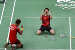 Owi/Butet Persembahkan Kado Emas untuk HUT RI
