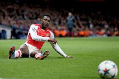 Welbeck Terkapar Hingga...