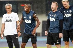 Tak Dipakai Mourinho di 3 Laga, Bek MU Mau Dibuang ke Rival