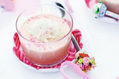 Cantik & Manisnya Strawberry Delight dengan Rambut Nenek