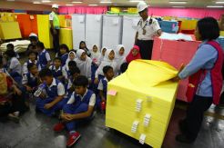Ratusan Siswa SD Pelajari Pembuatan Kertas di Tangerang