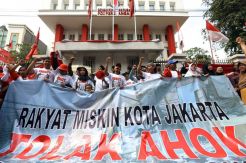 Penolakan Warga Terhadap Ahok Harus Jadi Masukan PDIP