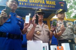 Polda Riau Gagalkan Penyelundupan HP Ilegal Senilai Rp6 Miliar