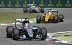 Rebut Posisi Pole, Hamilton...