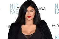 Kylie Jenner Implan...