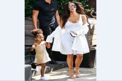 Anak Kim Kardashian Tampil Glamor saat Makan Siang