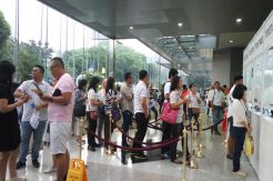 Konser Dessentials of Groove, Penonton Rela Menunggu Sejak Siang