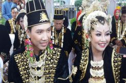 Tujuh Pasangan Nikah Bareng di Stasiun Tugu Yogya