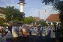 Jokowi Salat Idul Adha di Masjid Agung At Tsaurah Serang