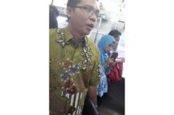 Khawatir Telat, Anggota DPR Ini Pilih Naik Commuter Line