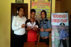 Jual Pil Koplo di Depan Masjid, Pedagang Es Dibekuk