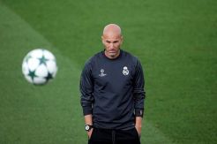 Tampil Kemayu, Zinedine Zidane Ceramahi Pemain Real Madrid