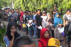 Nomor Antrean E-KTP Habis, Warga Protes Petugas