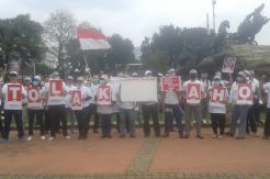 Tolak Ahok, Puluhan...