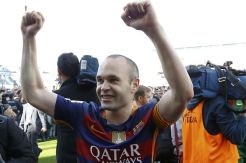 Guardiola Pun Tak Akan Bisa Bujuk Iniesta Keluar dari Barca
