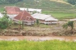 Subhanallah... This Boarding School Untouched Garut Flash Floods