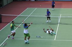 Ukir Sejarah, Tenis Beregu Jatim Kawinkan Emas  PON