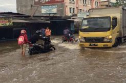 Tanggul Kali Angke Jebol, Ciledug Indah Kebanjiran