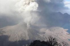 Gunung Barujari Meletus, Semburkan Abu Setinggi 2.000 Meter