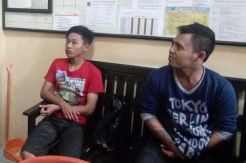 Jual Tahu Bulat dan Pil Dextro, Mahatir Muhamad Ditangkap