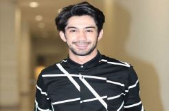 Reza Rahadian Ajak Masyarakat...
