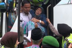 Kursi Roda Jamaah Kloter 40 Jombang Tertinggal di Mekkah