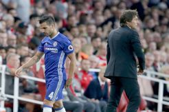 Conte Akan Kirim Fabregas ke Milan, Asal...