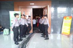 Polisi Perketat Penjagaan Ruang Hakim Kasus Kopi Sianida