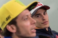 Marquez Sempat Kaget Rossi Angkat Lagi Kontroversi 2015
