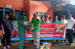 SKI (ZIS) Indosat dan PKPU Bantu Korban Banjir Garut