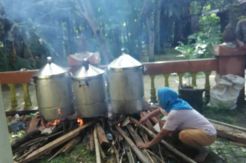 Bantuan Tak Kunjung Tiba, Korban Banjir Grobogan Dirikan Dapur Umum