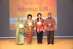 Indosat Ooredoo Dorong Batik Nasional Jadi Identitas Global
