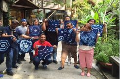 Serunya Membuat Sapu Tangan Indigo