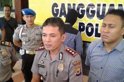 Berselisih Paham, Seorang Remaja Sabet Temannya dengan Samurai