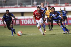 Bali United Dua Kali Sukses Tahan Madura United