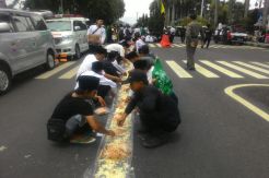 Festival Makan Liwet 1 Kilometer Meriahkan Hari Santri di Ciamis