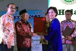 MUI Anugerahkan Halal...