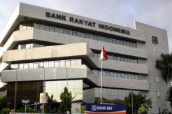 Bank BRI Gelar Bazaar...
