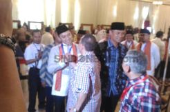 Begini Suasana Ketika Ruhut dan Ibas Saling Berjabat Tangan