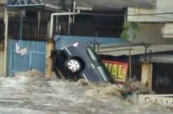 Selamatkan Perempuan, Ade Tewas Terseret Banjir Bandung