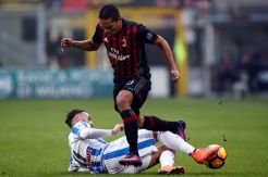 Bekuk Pescara, Milan Ancam Posisi AS Roma