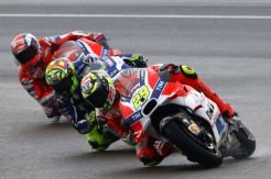 Iannone Senang Bisa Repotkan Rossi di Sepang