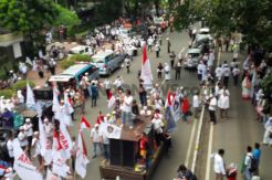 Demo Bela Islam, PKL Rela Gratiskan Dagangannya ke Pendemo