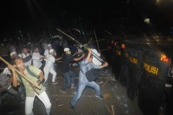 Polda: Bentrok di Istana...