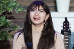 Suzy Bae Pamer Cincin Tunangan