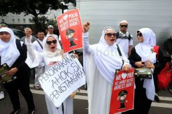 Persilakan JK Temui Pendemo, Jokowi Dinilai Lepas Tangan Kasus Ahok