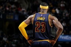 LeBron James Masuk Daftar...