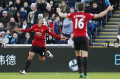Ibrahimovic Cetak Gol ke-25 Ribu, MU Tekuk Swansea